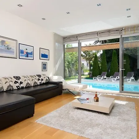 Luxury White Vila