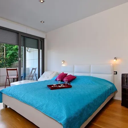 Luxury White Vila