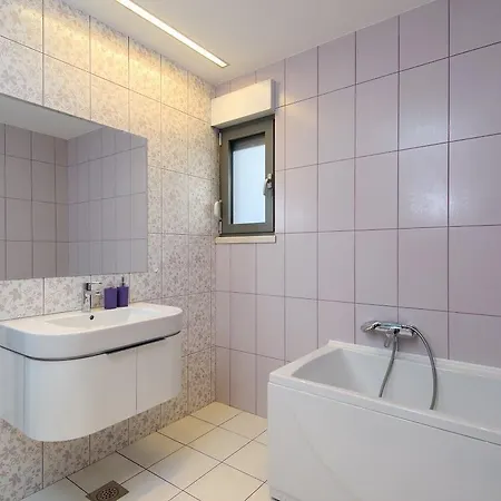 Vila Luxury White *