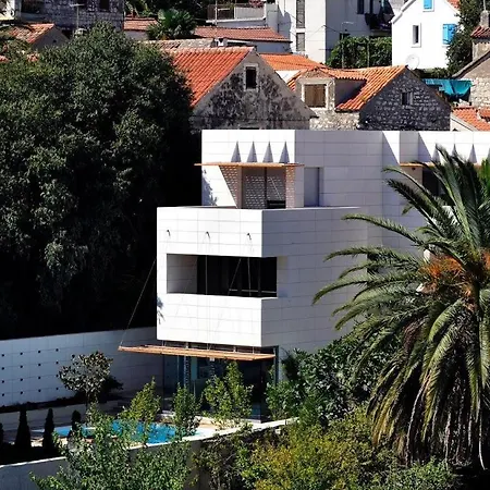 Villa Luxury White *