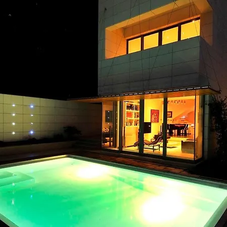 Villa Luxury White